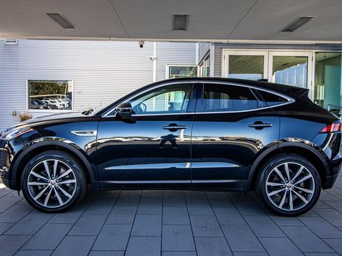 Used 2018 Jaguar E-PACE SE image 12
