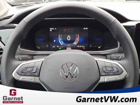 New 2026 Volkswagen Taos SE image 9