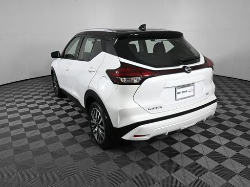 Used 2024 Nissan Kicks SV FWD image 4