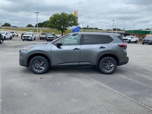 Used 2024 Nissan Rogue S AWD/4WD image 4