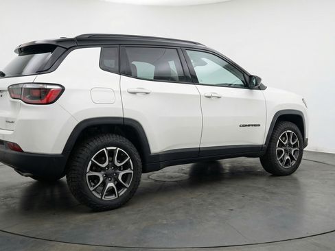 Used 2025 Jeep Compass Trailhawk AWD/4WD image 9
