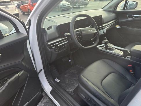 New 2026 Kia Sportage EX FWD image 4