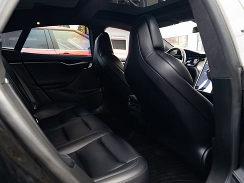 Used 2018 Tesla Model S 100D image 21