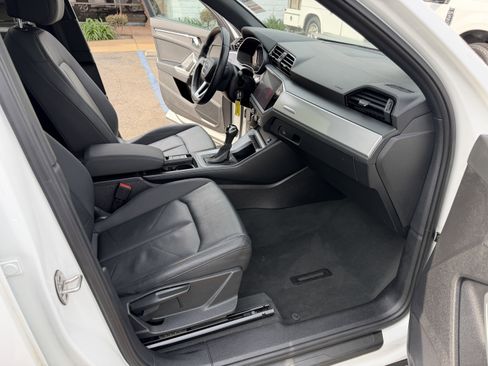 Used 2020 Audi Q3 2.0T Premium AWD/4WD image 17