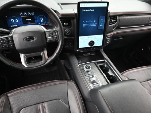 Used 2024 Ford Expedition Limited AWD/4WD image 14