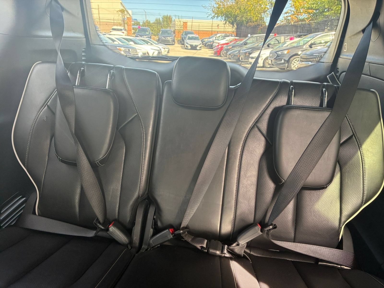 Used 2025 Chrysler Pacifica Limited FWD image 24