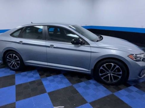 Used 2023 Volkswagen Jetta Sport FWD image 9