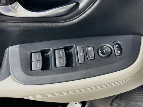 Certified 2026 Honda HR-V LX image 20