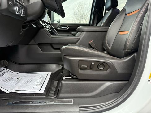 Used 2024 GMC Sierra 2500 AT4 w/ AT4 Premium Plus Package image 17