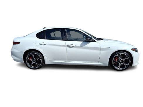 Used 2023 Alfa Romeo Giulia Veloce AWD/4WD image 7