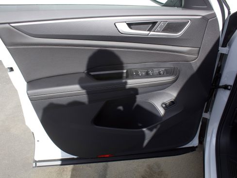 New 2026 Volkswagen Atlas Cross Sport SEL image 11