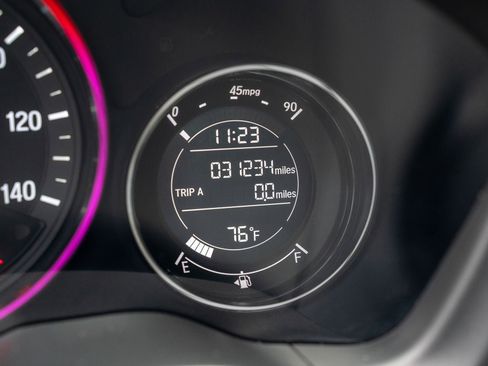 Used 2016 Honda HR-V LX image 33