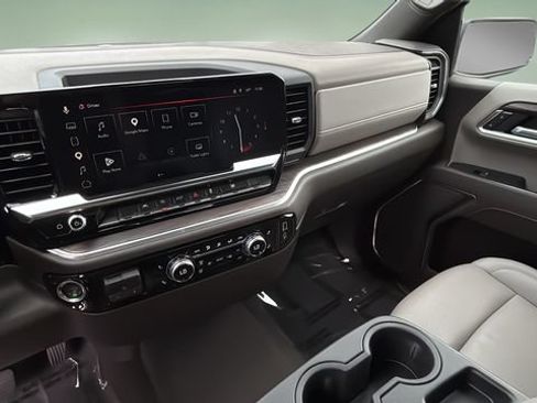Used 2026 GMC Sierra 1500 SLT AWD/4WD image 24