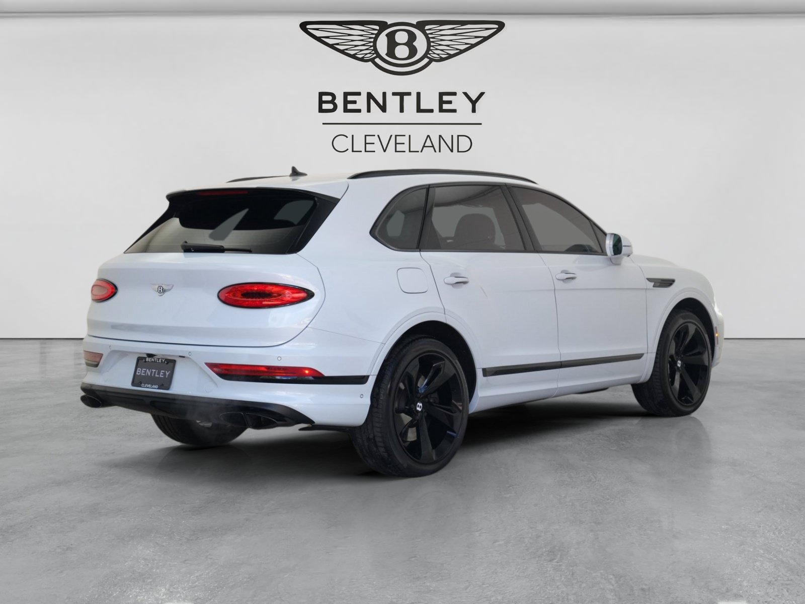 Used 2024 Bentley Bentayga AWD/4WD image 46