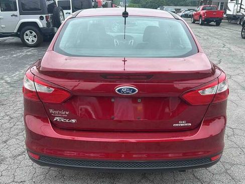 Used 2014 Ford Focus SE w/ SE Winter Package FWD image 7