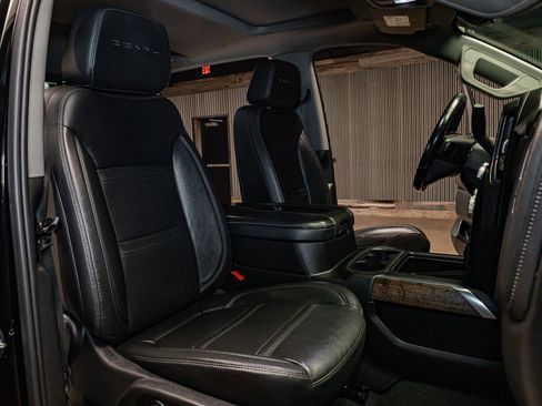 Used 2022 GMC Sierra 2500 Denali w/ Denali Black Diamond Edition image 23
