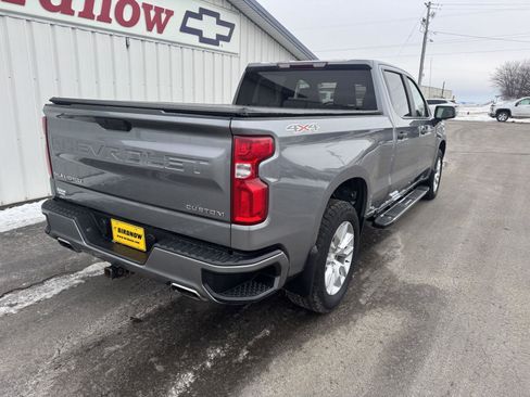 Used 2019 Chevrolet Silverado 1500 Custom image 3