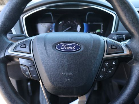 Used 2018 Ford Fusion SE FWD image 35