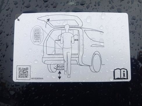 New 2026 Chrysler Pacifica Limited image 31