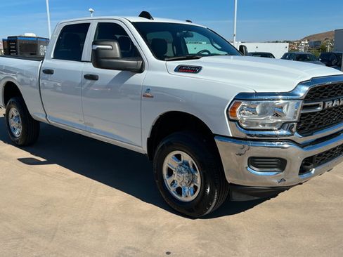 Used 2024 RAM 3500 Tradesman w/ Chrome Appearance Group AWD/4WD image 7