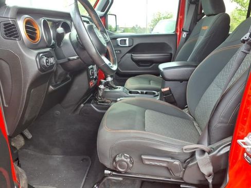 Used 2021 Jeep Gladiator Mojave w/ Cold Weather Group AWD/4WD image 19