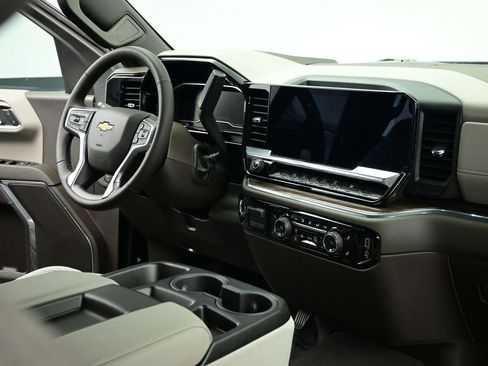 Used 2024 Chevrolet Silverado 1500 LT image 28