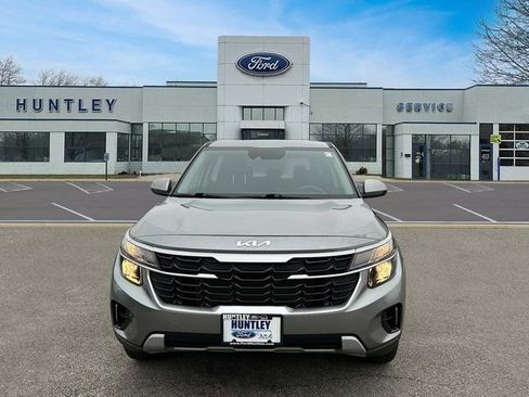 Used 2024 Kia Seltos LX image 3