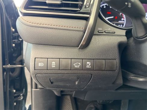 Used 2020 Toyota Camry LE image 36