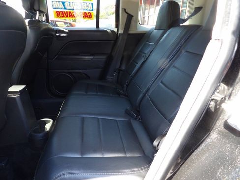 Used 2015 Jeep Patriot High Altitude FWD image 10