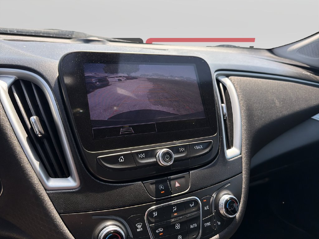 Used 2022 Chevrolet Malibu LT FWD image 14