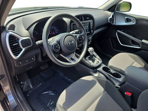 Used 2021 Kia Soul LX FWD image 13