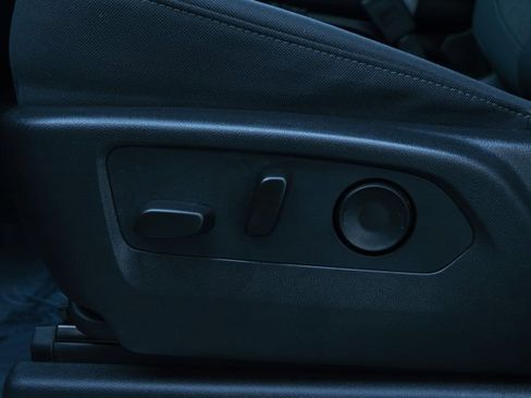 Used 2024 GMC Sierra 1500 Elevation image 23