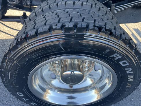 Used 2022 Ford F550 4x4 Regular Cab Super Duty image 7