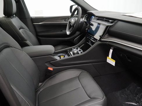 New 2026 Jeep Grand Cherokee Limited image 37