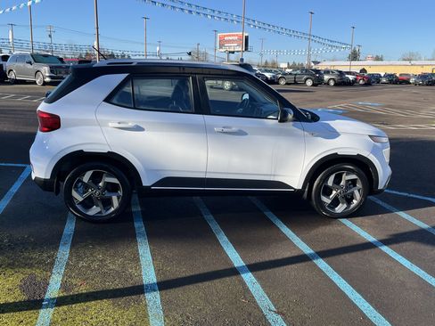 Certified 2023 Hyundai Venue Limited image 6