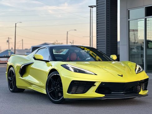 Used 2023 Chevrolet Corvette Stingray Premium Conv w/ Z51 Performance Package image 2