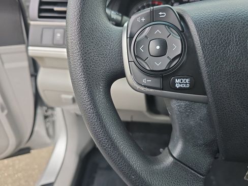 Used 2012 Toyota Camry LE image 19