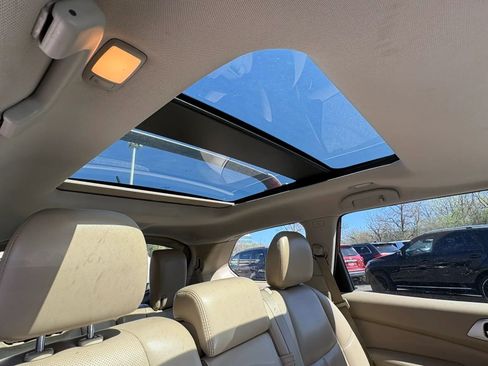 Used 2018 Nissan Pathfinder Platinum FWD image 34