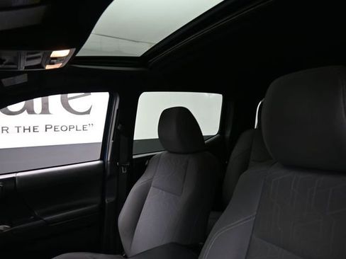 Used 2016 Toyota Tacoma TRD Off-Road image 17