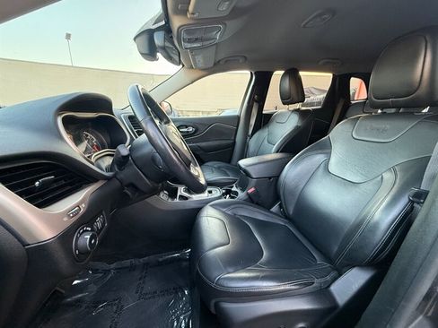 Used 2016 Jeep Cherokee Limited FWD image 19