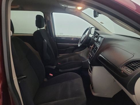 Used 2019 Dodge Grand Caravan SE FWD image 21
