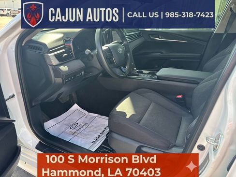 Used 2025 Toyota Camry LE FWD image 12