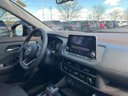 Used 2023 Nissan Rogue SV image 32