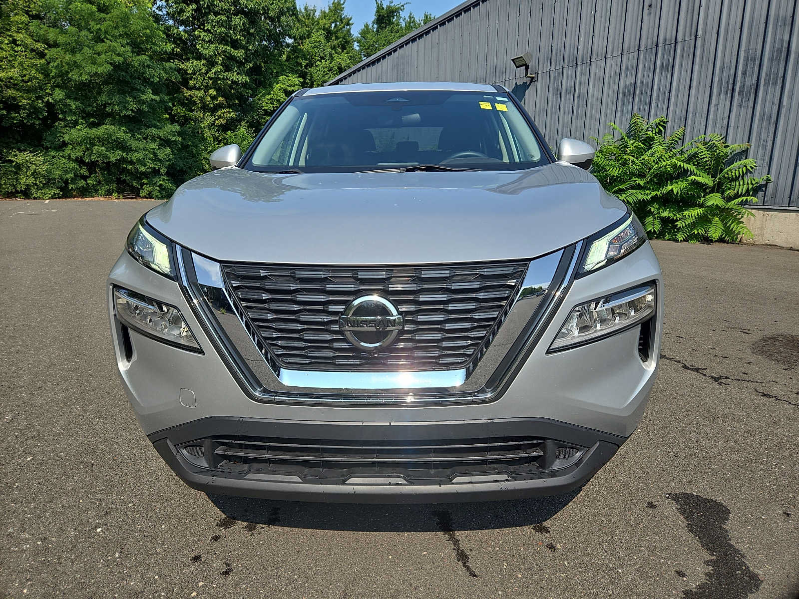 Used 2021 Nissan Rogue SV AWD/4WD image 2