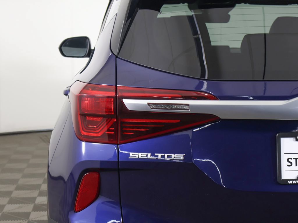 Used 2022 Kia Seltos EX AWD/4WD image 16