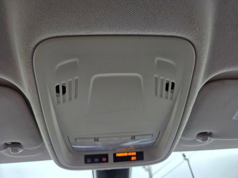 Used 2017 Chevrolet Cruze LT w/ Convenience Package image 27