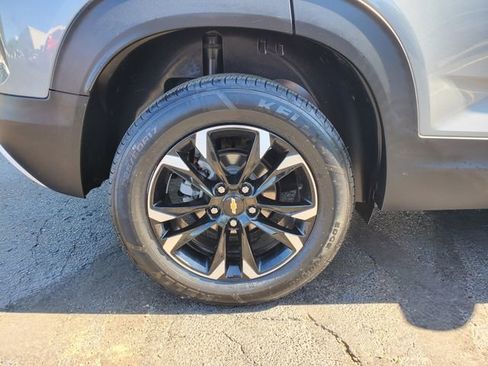 Certified 2023 Chevrolet TrailBlazer LT w/ Convenience Package AWD/4WD image 9