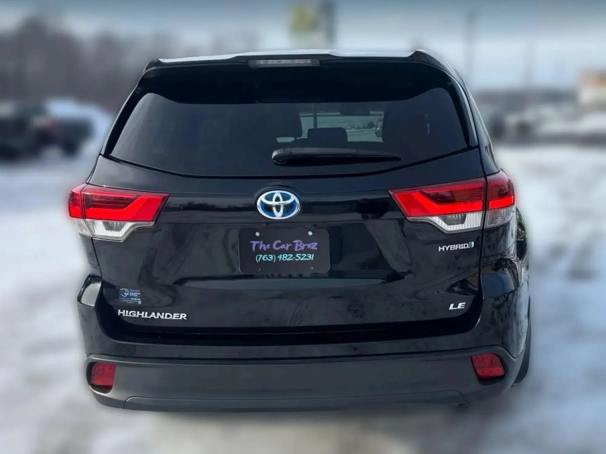 Used 2018 Toyota Highlander LE w/ Carpet Mat Package (TMS) AWD/4WD image 6