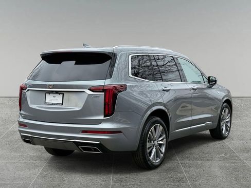 Used 2025 Cadillac XT6 Premium Luxury image 10