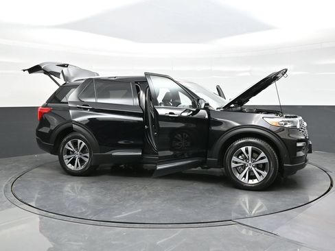 Used 2020 Ford Explorer Platinum w/ Premium Technology Package AWD/4WD image 48